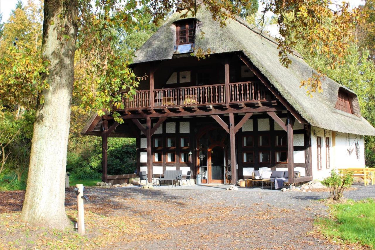 Ruhe Unter Reet-Haus Mit Sauna, Whirlpool Und Kamin Gnarrenburg Eksteriør billede
