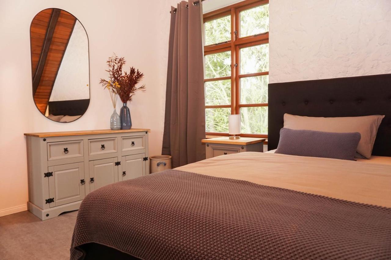 Ruhe Unter Reet-Haus Mit Sauna, Whirlpool Und Kamin Gnarrenburg Eksteriør billede