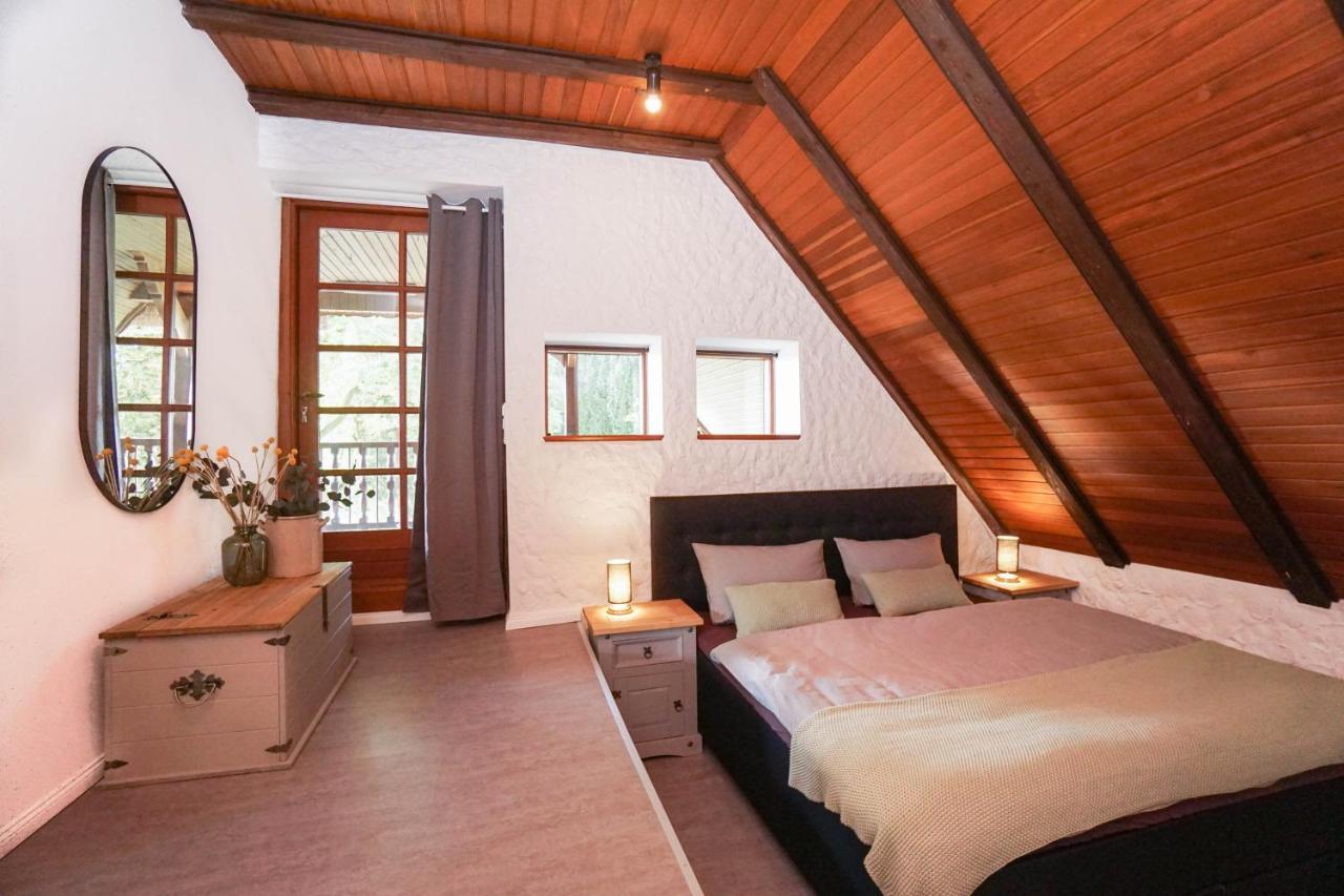 Ruhe Unter Reet-Haus Mit Sauna, Whirlpool Und Kamin Gnarrenburg Eksteriør billede