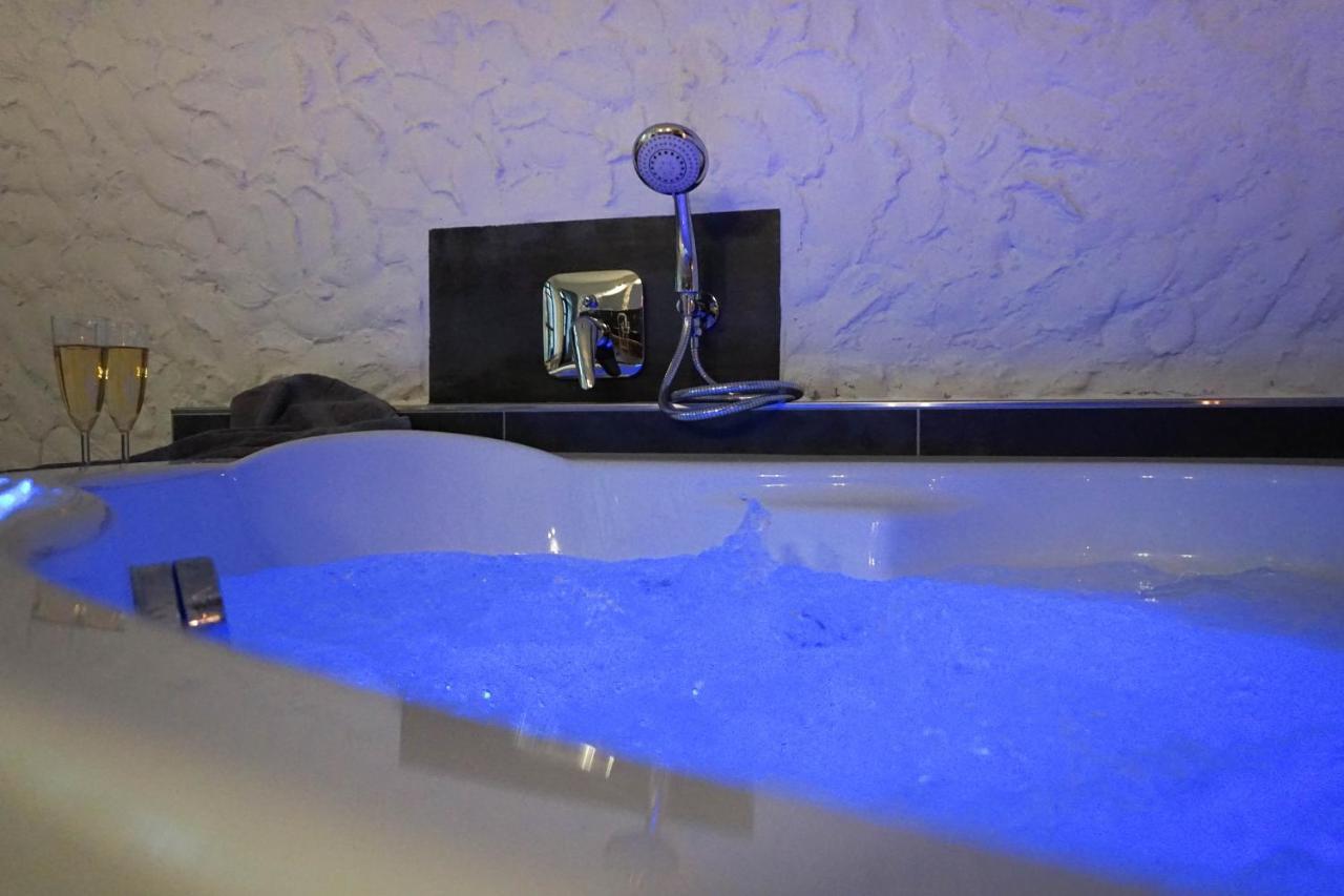 Ruhe Unter Reet-Haus Mit Sauna, Whirlpool Und Kamin Gnarrenburg Eksteriør billede
