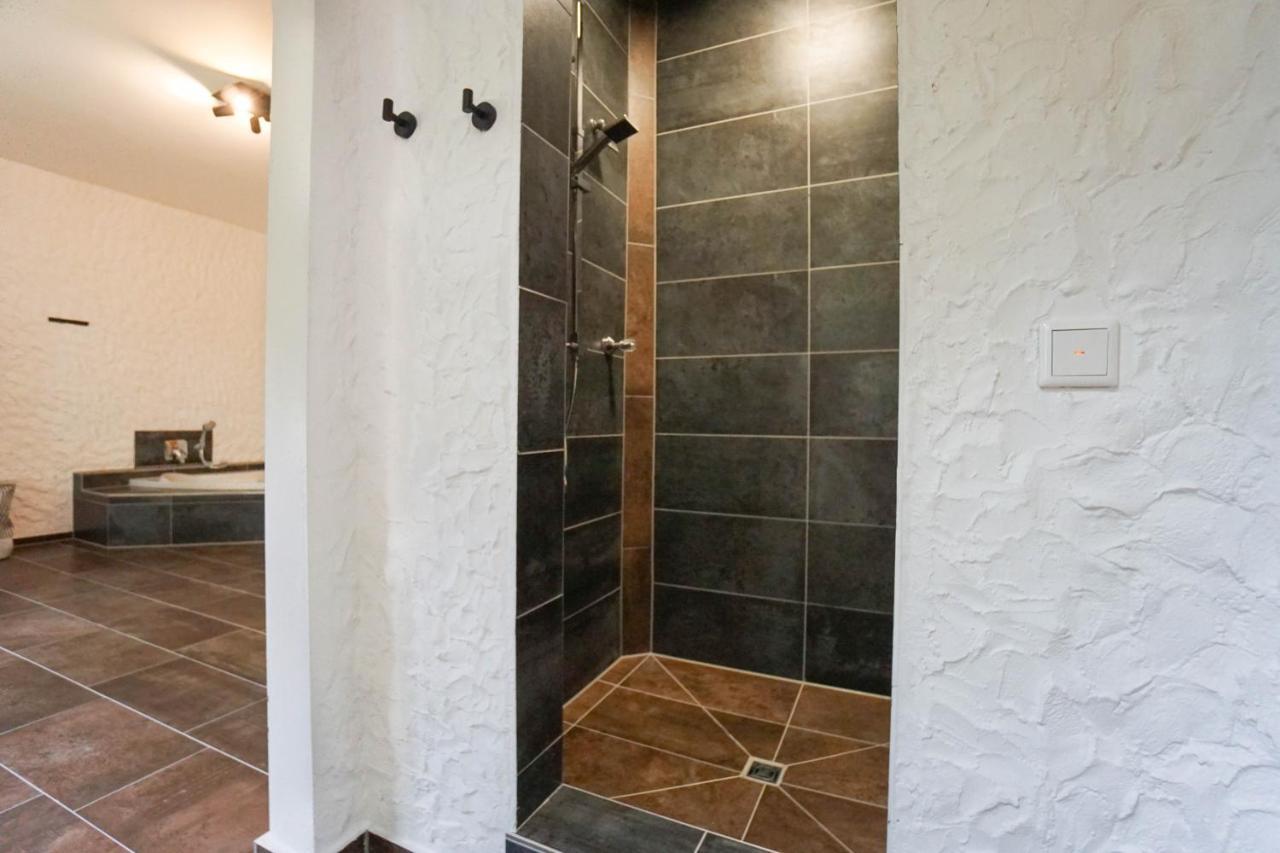 Ruhe Unter Reet-Haus Mit Sauna, Whirlpool Und Kamin Gnarrenburg Eksteriør billede