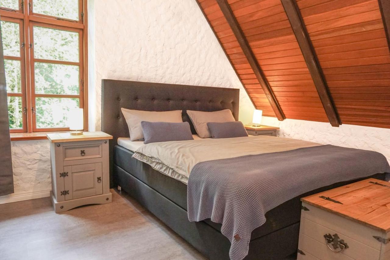 Ruhe Unter Reet-Haus Mit Sauna, Whirlpool Und Kamin Gnarrenburg Eksteriør billede